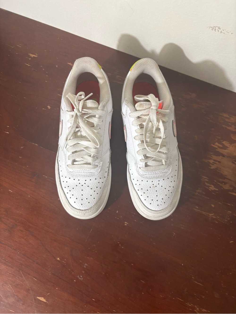 White Low-Top Sneakers with Subtle Red Accent